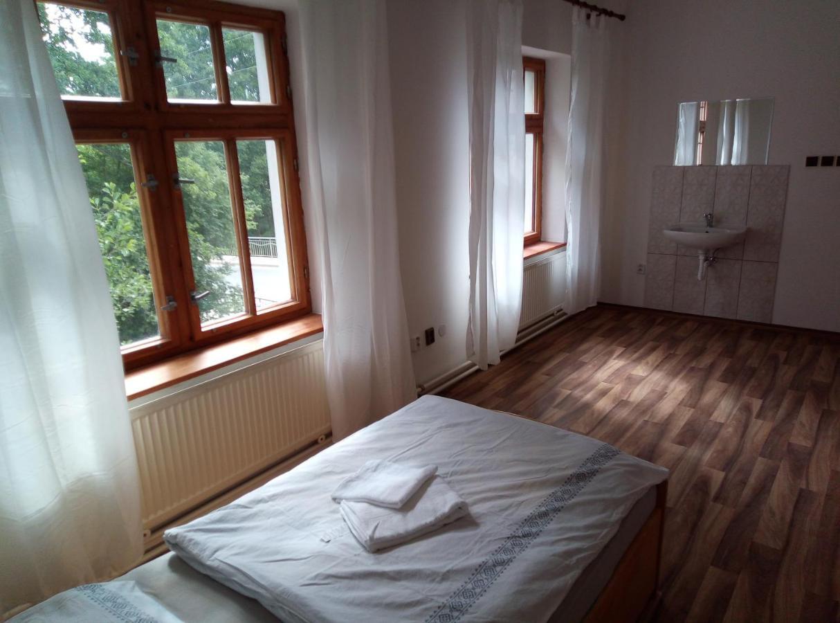 U Nahonu Mesto Touskov
