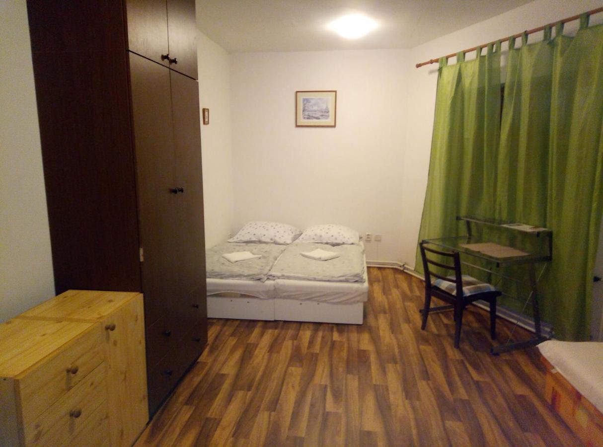 U Nahonu Mesto Touskov